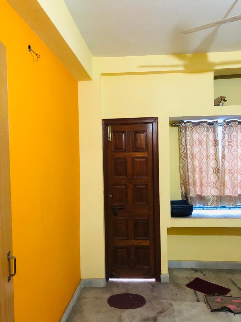 2 BHK + Servant Room Apartment For Sale in Kudghat