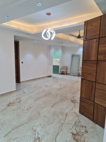Room in 3 BHK Apartment at Saket – for Sale