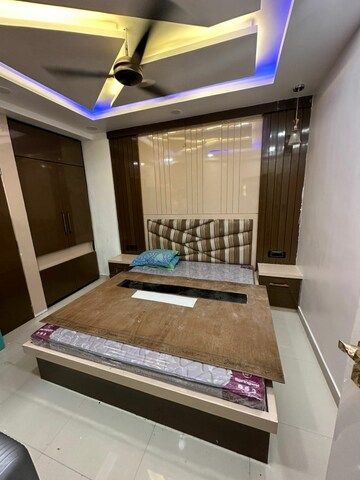 Bedroom in 3 BHK Apartment at Alkapuri – for Rent
