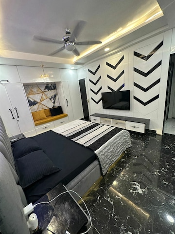 Master Bedroom in 3 BHK Apartment at Alkapuri – for Rent