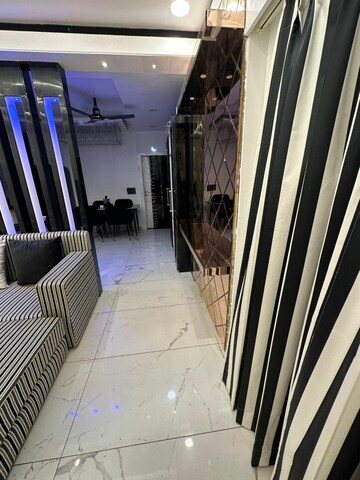 Building Lobby in 3 BHK Apartment at Alkapuri – for Rent