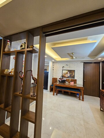 Room in 3 BHK Builder Floor at Empire Floors, Sector 57 – for Rent