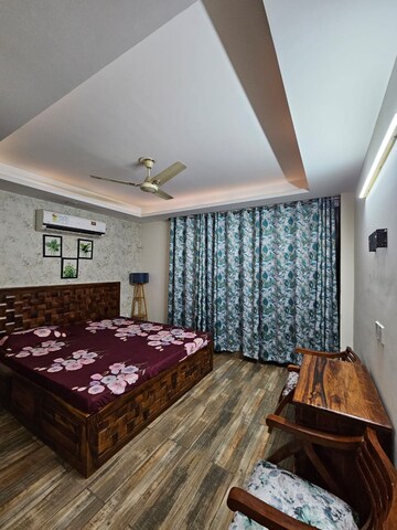 Bedroom in 3 BHK Builder Floor at Empire Floors, Sector 57 – for Rent