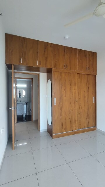 Room in 2 BHK Apartment at Sobha Dream Gardens, Thanisandra Main Road – for Rent