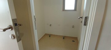 Room in 3 BHK Apartment at Hiranandani Estate, Ghodbunder Road – for Rent