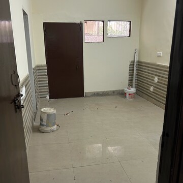 Room in 3 BHK Builder Floor at TDI My Floor 1, Sector 63 – for Rent