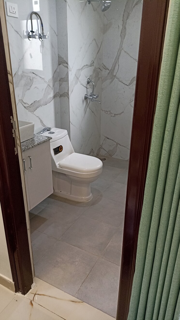 Bathroom, svp-gulmohur-garden 3 Bedroom 1290 Sq.Ft. Apartment In Raj Nagar Extension Ghaziabad 8045579