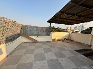 Swimming Pool in 3.5 BHK Builder Floor at Uppal Southend, Sector 49 – for Rent
