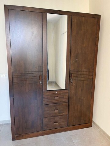 Furnished Amenities in 2 BHK Apartment at Hiranandani Estate Rodas Enclave, Ghodbunder Road – for Rent
