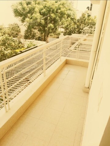 Balcony in 2.5 BHK Builder Floor at Orchid Island, Sector 51 – for Rent