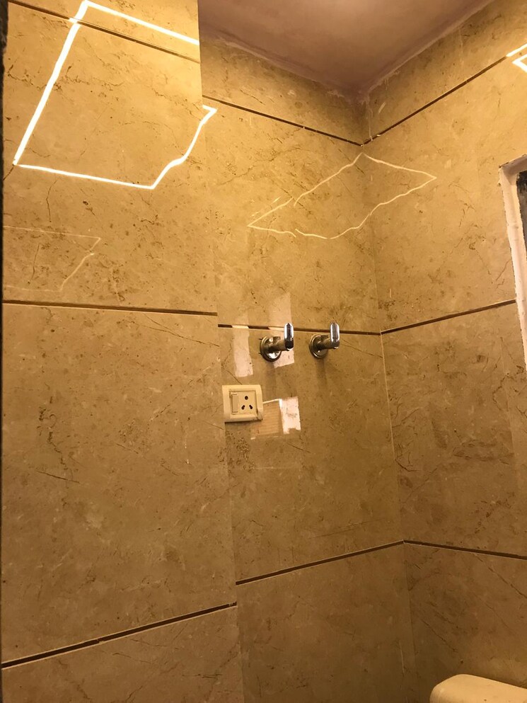 Bathroom, rohini sector 24 2 Bedroom 52 Sq.Mt. Builder Floor In Rohini Sector 24 Delhi 8045681