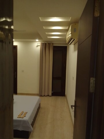 Room in 3 BHK Apartment at Greater Kailash I – for Rent