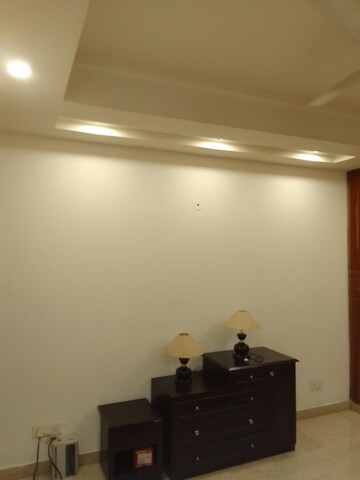 Furnished Amenities in 3 BHK Apartment at Greater Kailash I – for Rent