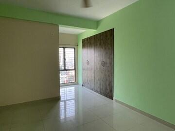 Room in 3 BHK Apartment at Kolutolla – for Sale