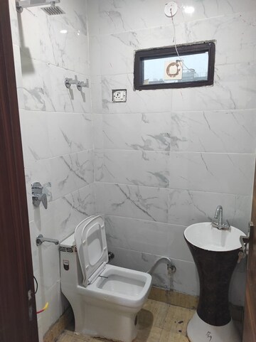 Bathroom in 1 RK Independent House at Unitech Arcadia, South City 2 – for Rent