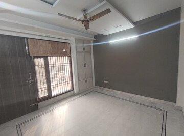 Room in 3 BHK Builder Floor at Sector 19, Dwarka – for Rent
