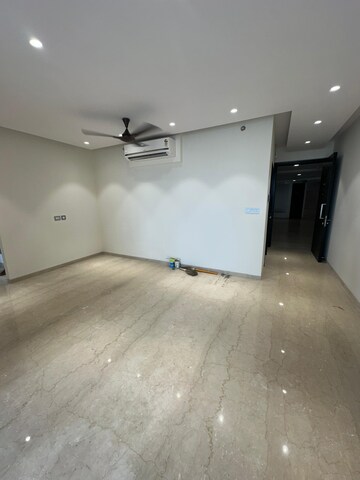 Room in 3 BHK Apartment at Oberoi Sky City, Borivali East – for Rent