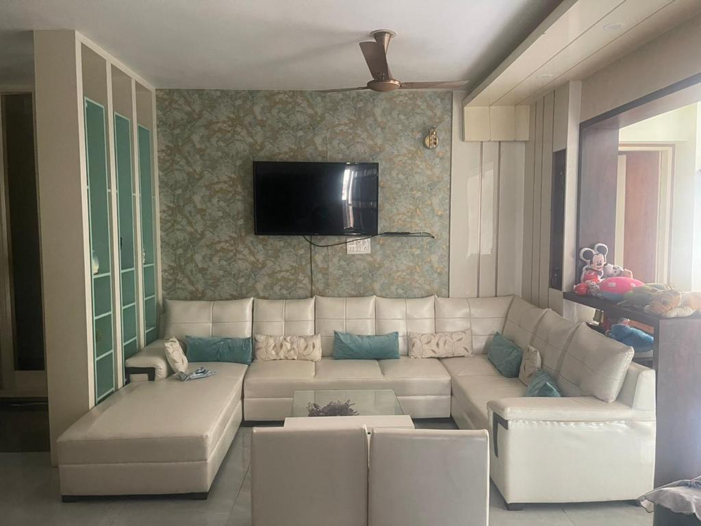3 BHK + Servant Room Apartment For Sale in Motia Royal Citi Apartments