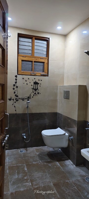 Bathroom in 3 BHK Apartment at Gomti Nagar – for Rent