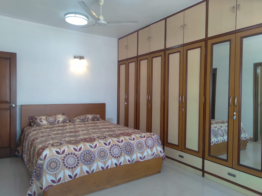 3 BHK + Servant Room Apartment For Sale in Colaba 