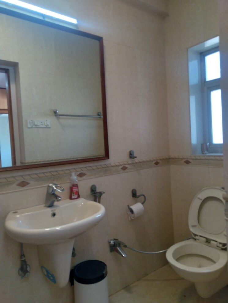Bathroom, colaba 3 Bedroom 3000 Sq.Ft. Apartment In Colaba Mumbai 8045840