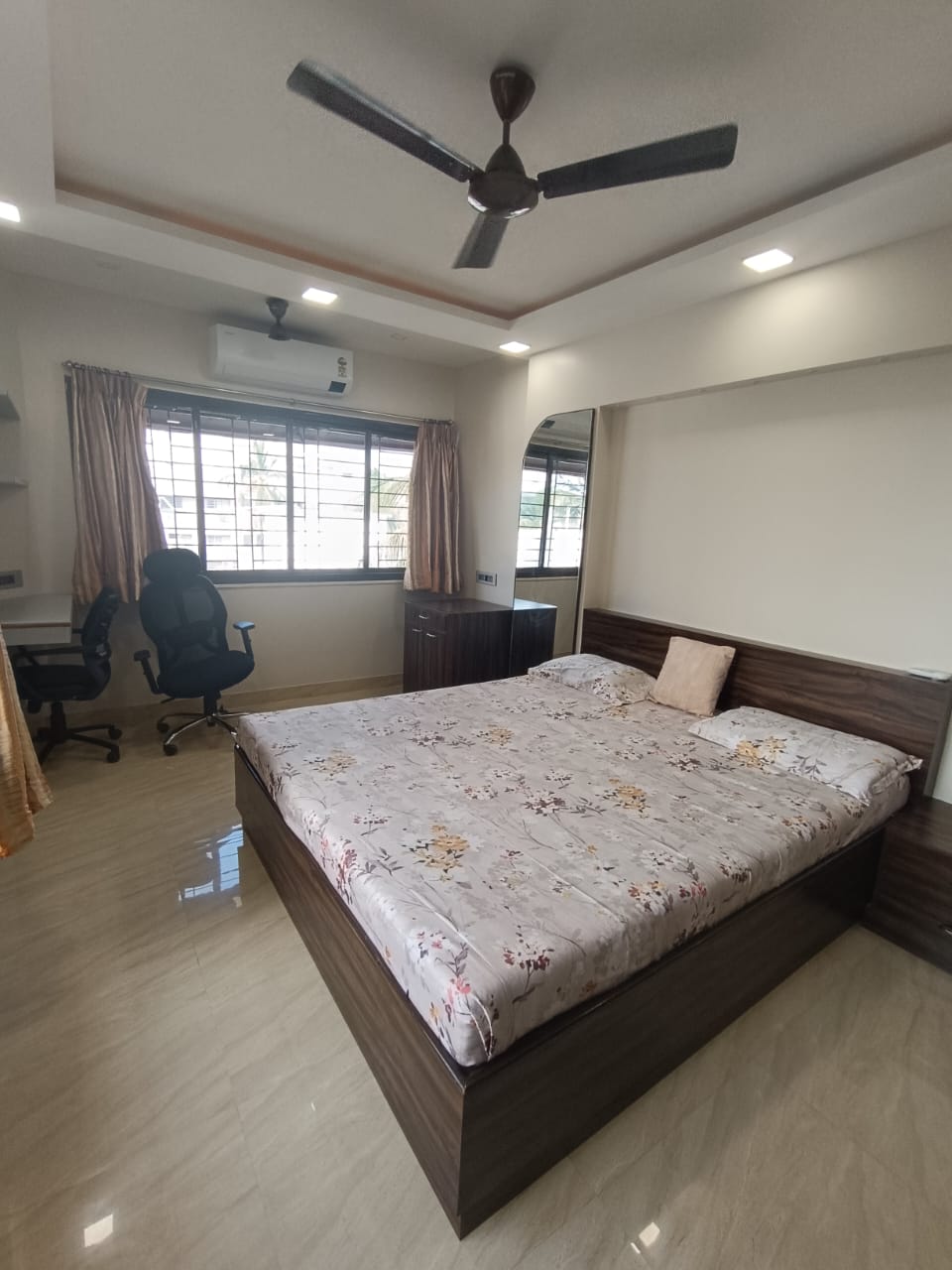 2 BHK Apartment For Rent in Juhu