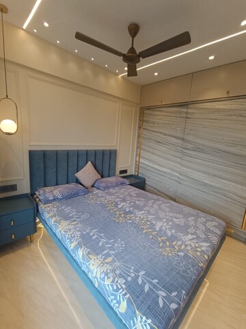 Bedroom in 2 BHK Apartment at Juhu – for Rent