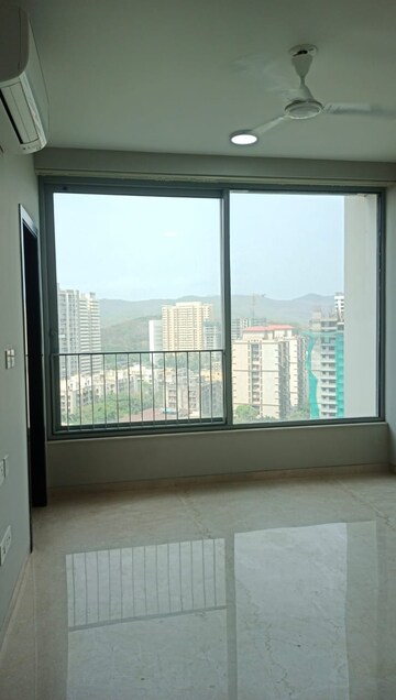 Room in 4 BHK Apartment at Oberoi Sky City, Borivali East – for Rent