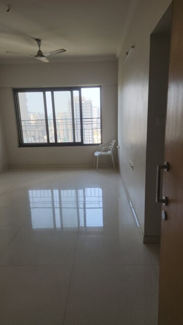 Room in 3 BHK Apartment at Florence CHS, Santacruz East – for Sale
