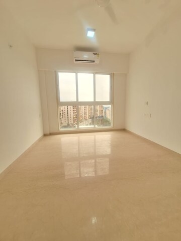 Room in 3 BHK Apartment at Chandak Stella, Goregaon West – for Rent