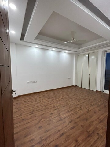 Room in 3 BHK Builder Floor at Sector 46 – for Rent
