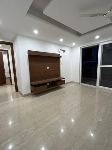 Room in 3 BHK Builder Floor at Sector 46 – for Rent