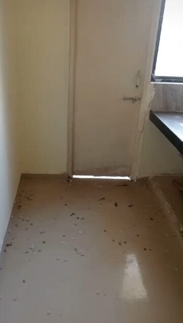 Room in 3 BHK Apartment at Dilshad Garden – for Rent