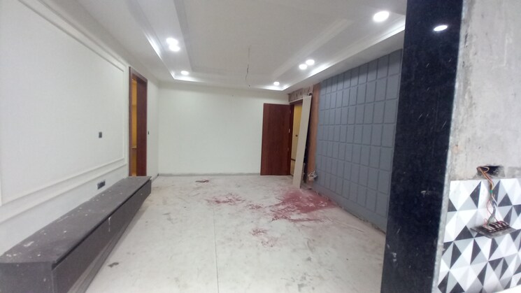 Room, sector 89 4 Bedroom 500 Sq.Yd. Builder Floor In Sector 89 Faridabad 8046044