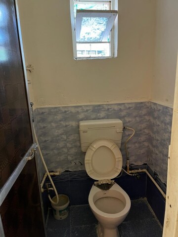 Bathroom in 3 BHK Apartment at Heritage Apartments Bandra, Bandra West – for Sale