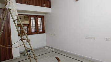 Furnished Amenities in 3 BHK Apartment at Vasant Kunj – for Rent