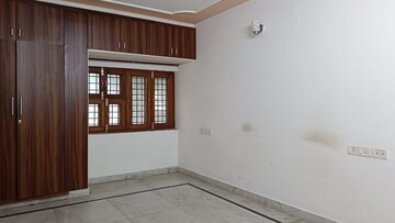 Room in 3 BHK Apartment at Vasant Kunj – for Rent