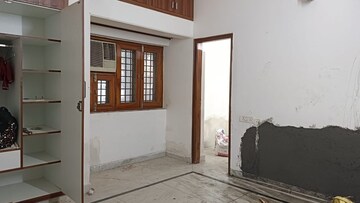 Room in 3 BHK Apartment at Vasant Kunj – for Rent