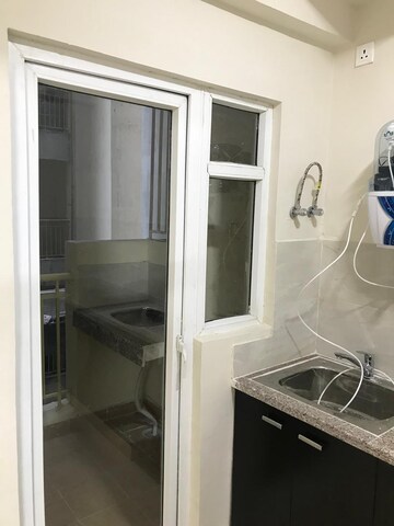Bathroom in 2.5 BHK Apartment at Jm Orchid, Sector 76 – for Sale