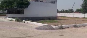  Plot – Exterior View View at Sikandrabad - for Sale