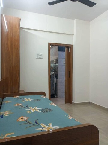 Room in 2 BHK Apartment at Mahavir Kanti Avenue, Nalasopara East – for Rent