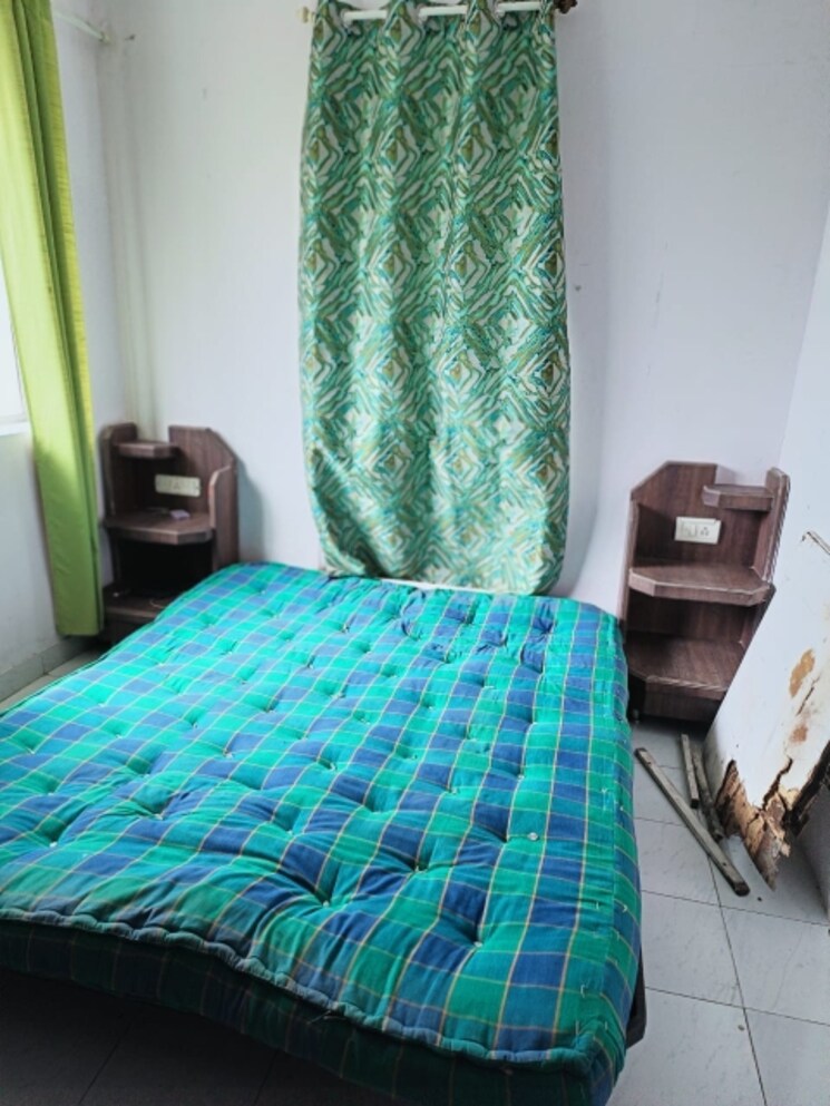 Bedroom, juhu-abhishek-chs-ltd 3 Bedroom 1050 Sq.Ft. Apartment In Andheri West Mumbai 8046066