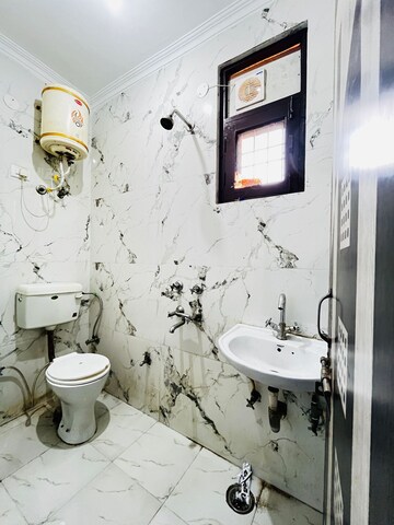 Bathroom in 1 BHK Builder Floor at Neb Sarai – for Rent