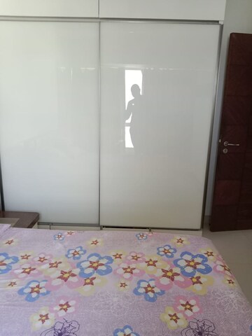 Room in 3 BHK Apartment at DB Orchid Woods, Goregaon East – for Rent
