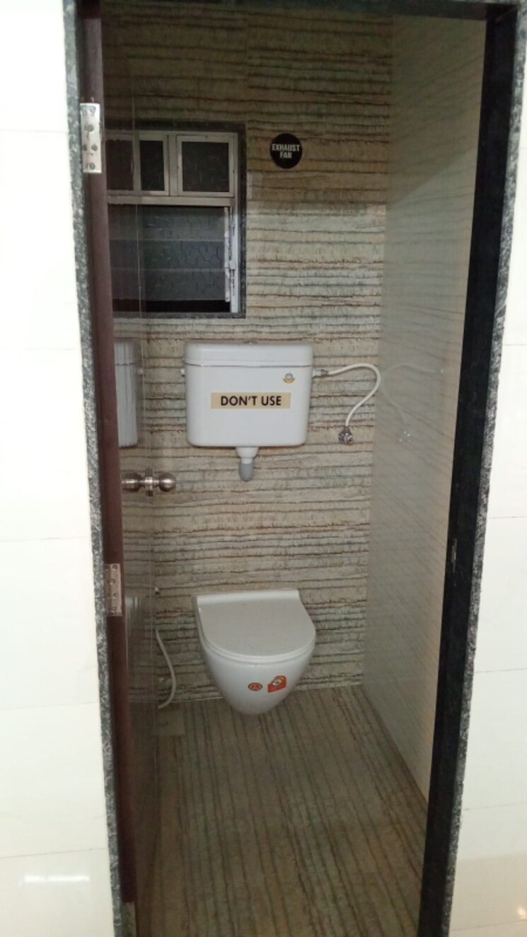 Bathroom, poseidon-apartment 3 Bedroom 1100 Sq.Ft. Apartment In Andheri West Mumbai 8046101