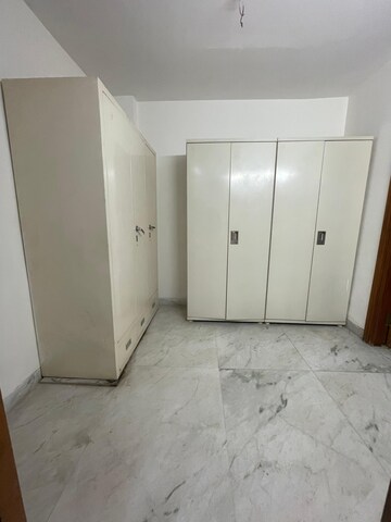 Room in 3 BHK Apartment at Ansal Sushant Estate, Sector 52 – for Rent