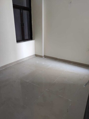 Room in 3 BHK Apartment at Amolik Sankalp, Sector 85 – for Rent