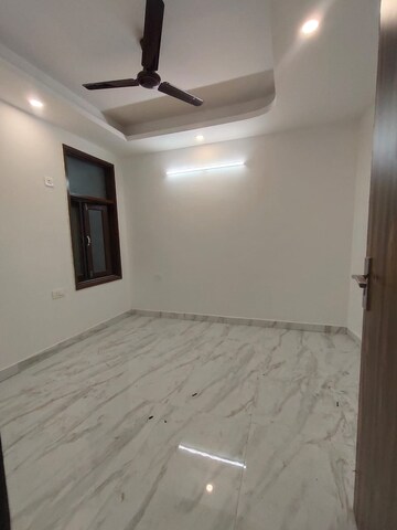 Room in 2 BHK Builder Floor at Saket – for Rent