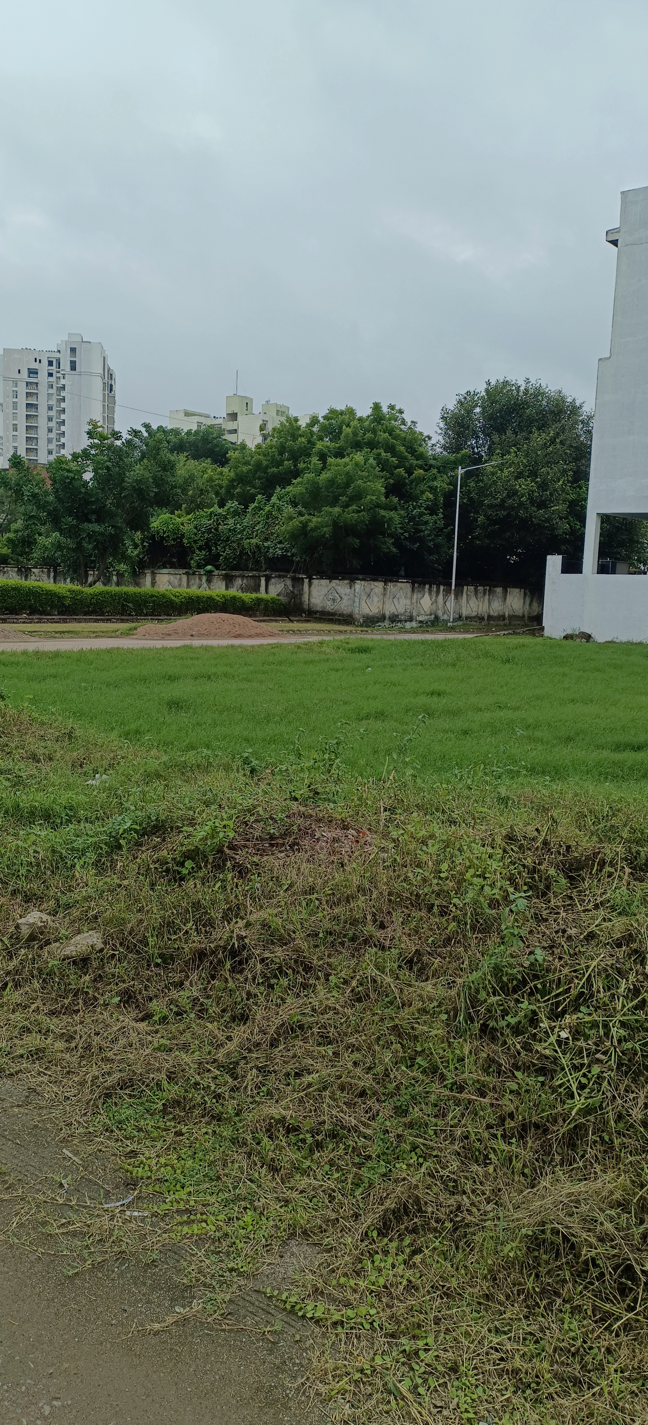 Plot For Sale in Ansal Sushant Golf city