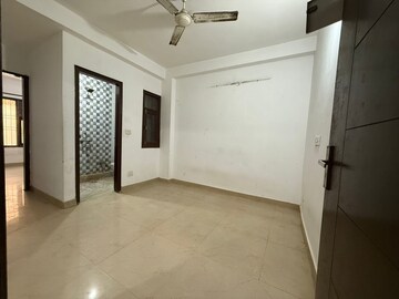 Room in 2 BHK Builder Floor at Saket – for Rent